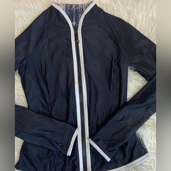 Lululemon Find Your Bliss reversible Jacket Size 6 - Picture 8 of 9